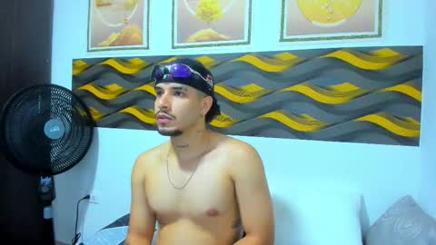 Snapshot of leonhotx chatting on March 27, 7:02 pm Leon online show from March 27, 7:02 pm