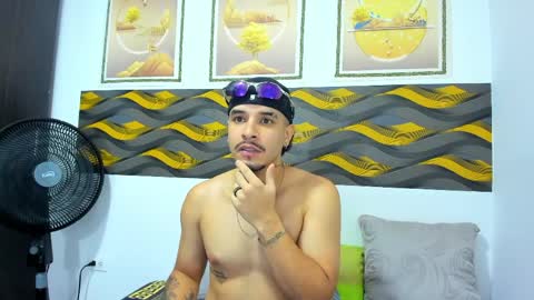 Snapshot of leonhotx chatting on March 30, 7:15 pm Leon online show from March 30, 7:15 pm