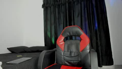 Snapshot of leonidas1195 chatting on March 26, 11:54 pm leonidas1.1 online show from March 26, 11:54 pm