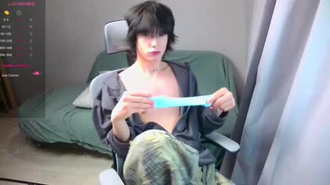 leonkissboy online show from March 6, 4:36 pm