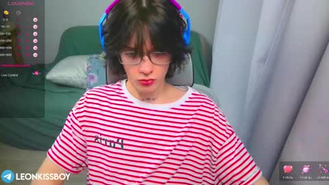 leonkissboy online show from April 2, 2:58 pm