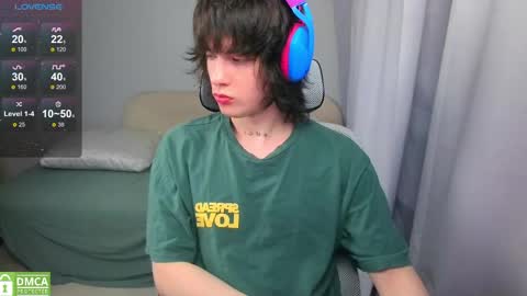 leonkissboy online show from May 18, 6:36 pm