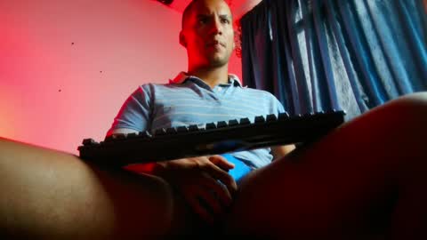 Lenardo jaramillo online show from February 6, 12:48 pm