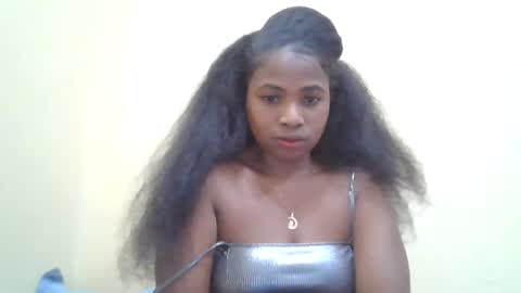 leonnetta online show from May 10, 11:15 am