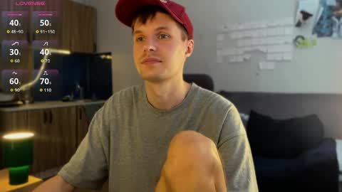 Snapshot of leonnextdoor chatting on March 20, 10:53 am Leon online show from March 20, 10:53 am