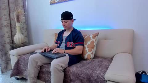 Leo  online show from October 10, 8:41 pm