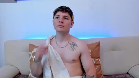 Leo  online show from October 18, 9:26 pm