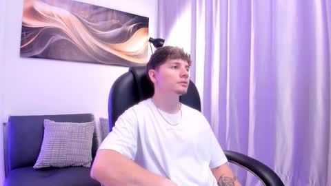 Leo  online show from November 16, 1:55 am