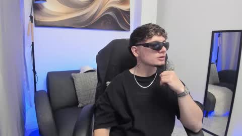 Leo  online show from January 9, 4:15 am