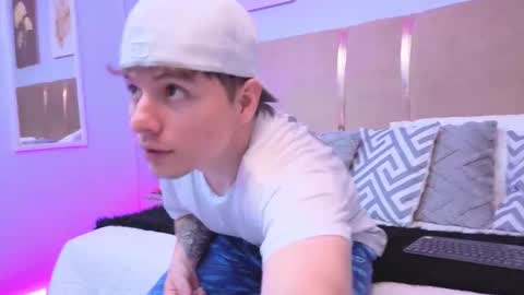 Leo  online show from March 25, 12:00 pm