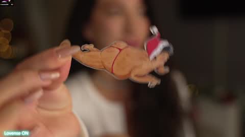 Snapshot of leoramallis chatting on December 14, 4:20 pm Leora online show from December 14, 4:20 pm