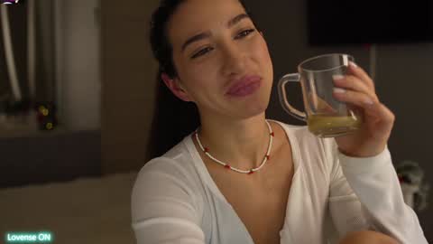 Snapshot of leoramallis chatting on January 4, 3:28 pm Leora online show from January 4, 3:28 pm