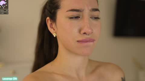 Snapshot of leoramallis chatting on February 7, 7:59 pm Leora online show from February 7, 7:59 pm