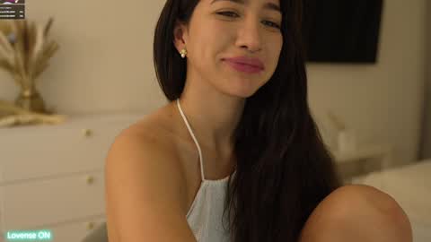 Snapshot of leoramallis chatting on February 8, 6:33 pm Leora online show from February 8, 6:33 pm