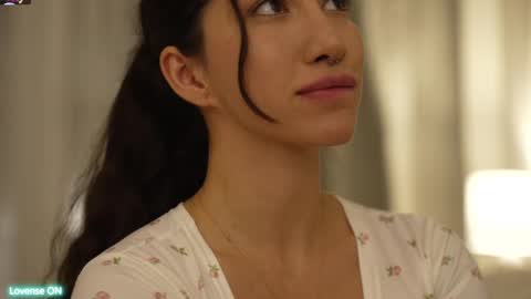 Snapshot of leoramallis chatting on February 9, 4:40 pm Leora online show from February 9, 4:40 pm