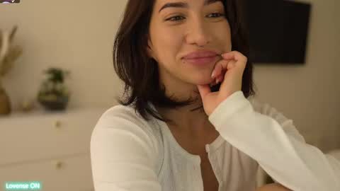 Snapshot of leoramallis chatting on February 14, 4:31 pm Leora online show from February 14, 4:31 pm