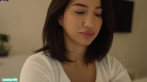 Snapshot of leoramallis chatting on February 22, 5:13 pm Leora online show from February 22, 5:13 pm