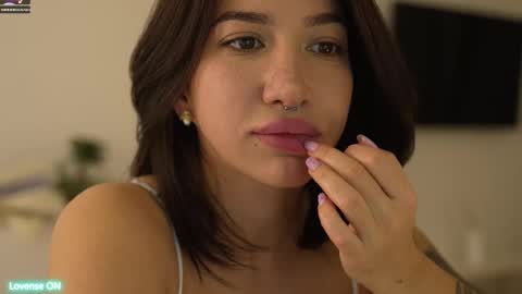 Snapshot of leoramallis chatting on February 25, 5:04 pm Leora online show from February 25, 5:04 pm