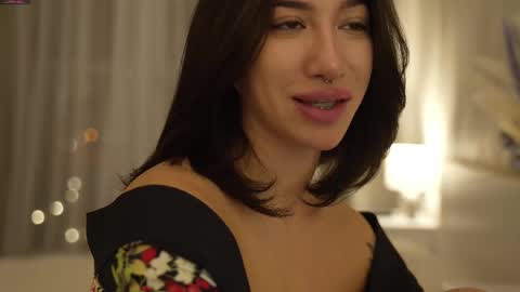 Snapshot of leoramallis chatting on March 3, 7:28 pm Leora online show from March 3, 7:28 pm