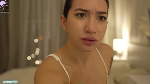 Snapshot of leoramallis chatting on March 11, 8:09 pm Leora online show from March 11, 8:09 pm