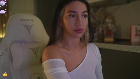 Snapshot of leoramallis chatting on January 11, 5:07 pm Leora online show from January 11, 5:07 pm