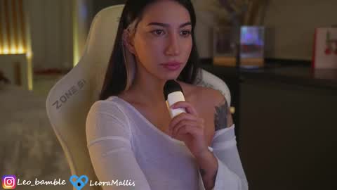 Snapshot of leoramallis chatting on January 17, 5:16 pm Leora online show from January 17, 5:16 pm