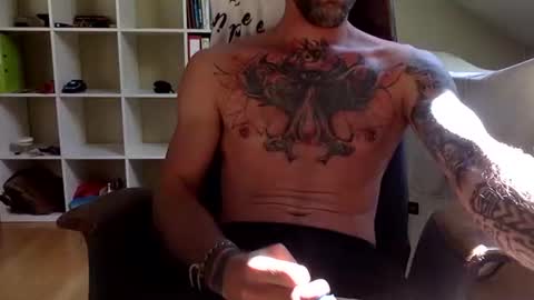 leorojas888 online show from April 5, 9:17 am