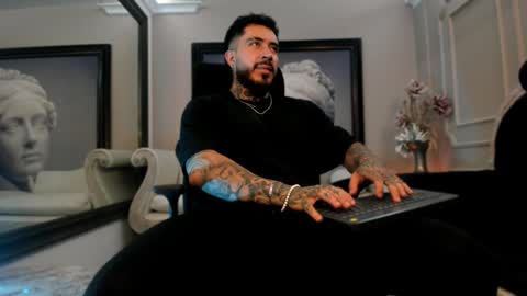 Leo Salvatore online show from December 16, 8:16 pm