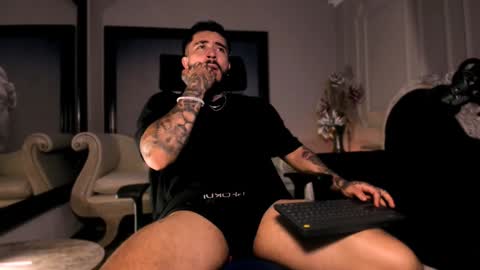 Leo Salvatore online show from December 16, 11:50 pm