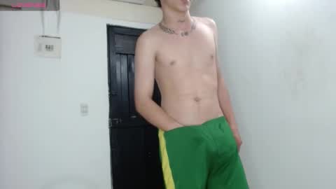 Snapshot of leostormy chatting on March 9, 12:21 am leostormy online show from March 9, 12:21 am