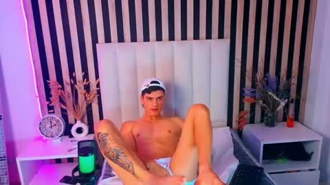 leotease online show from April 24, 7:49 pm