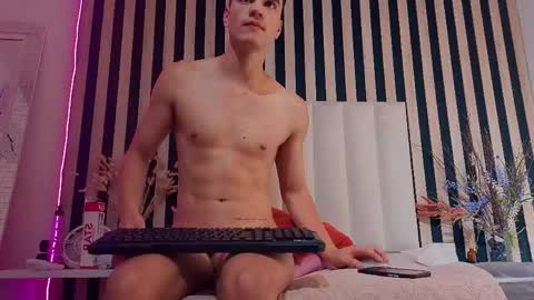 leotease online show from May 16, 12:07 am