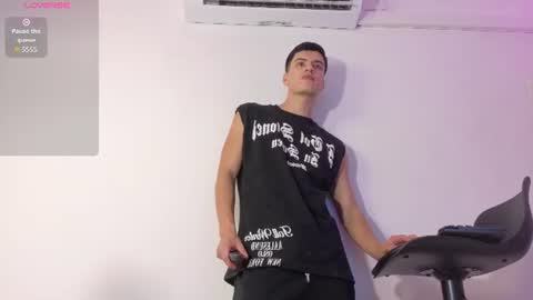 leotease online show from June 23, 7:12 pm
