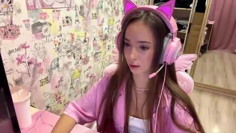 Snapshot of les1k chatting on March 30, 11:55 am Lesya online show from March 30, 11:55 am