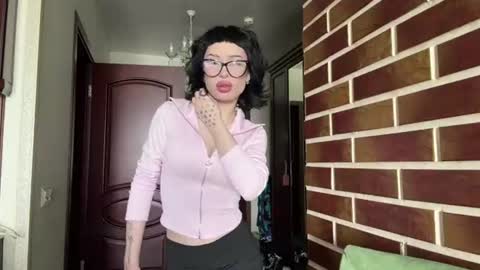 lesleypowderly online show from July 24, 8:34 am