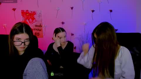 leslie_bird online show from February 13, 12:17 am