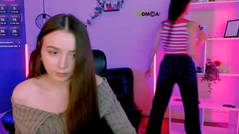 leslie_bird online show from May 13, 9:06 am