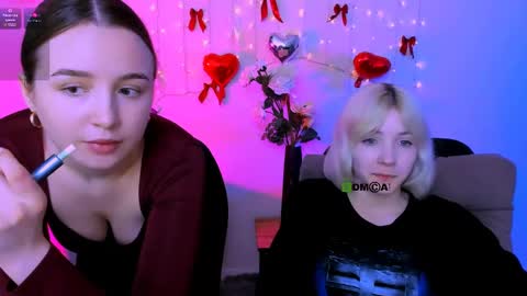 leslie_bird online show from May 14, 9:16 am