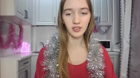 Snapshot of leslie_my_lovee chatting on December 23, 8:14 pm LESLIE online show from December 23, 8:14 pm