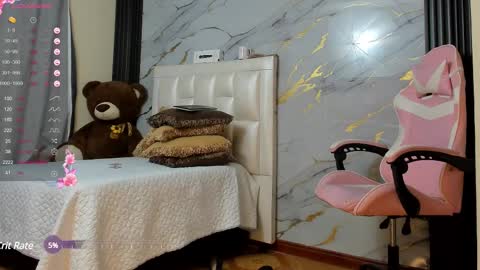 Snapshot of lesly_w chatting on February 11, 12:58 pm I am here from Monday to Friday from 730 am to 130 pm Colombia time and saturday from 500 am to 1000 am .... Soon Blue page online show from February 11, 12:58 pm