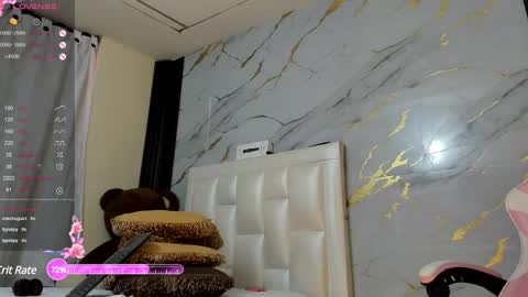 Snapshot of lesly_w chatting on February 15, 2:44 pm I am here from Monday to Friday from 730 am to 130 pm Colombia time and saturday from 500 am to 1000 am .... Soon Blue page online show from February 15, 2:44 pm