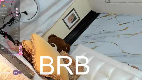 Snapshot of lesly_w chatting on March 2, 1:05 pm I am here from Monday to Friday from 730 am to 130 pm Colombia time and saturday from 500 am to 1000 am .... Soon Blue page online show from March 2, 1:05 pm