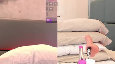 Snapshot of leslymonroe chatting on October 22, 10:37 am Lesly online show from October 22, 10:37 am