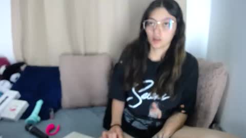 Snapshot of lessliee chatting on April 4, 7:50 am lessliee online show from April 4, 7:50 am