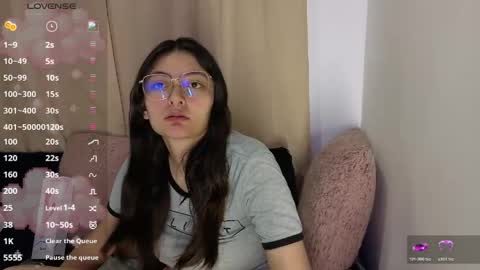 Snapshot of lessliee chatting on May 2, 7:35 am lessliee online show from May 2, 7:35 am