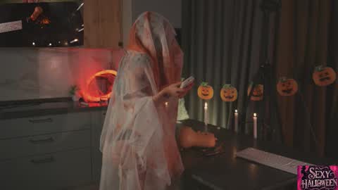 Hi my name is Lessy I am 18 years old. Im new here but I really like making new acquaintances online show from October 30, 2:24 am