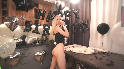 Hi my name is Lessy I am 18 years old. Im new here but I really like making new acquaintances online show from May 15, 10:39 pm