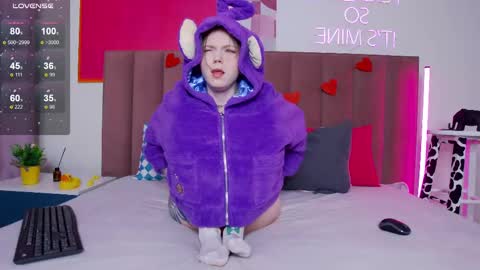 Snapshot of lessysweety chatting on February 27, 2:42 am Lessy online show from February 27, 2:42 am