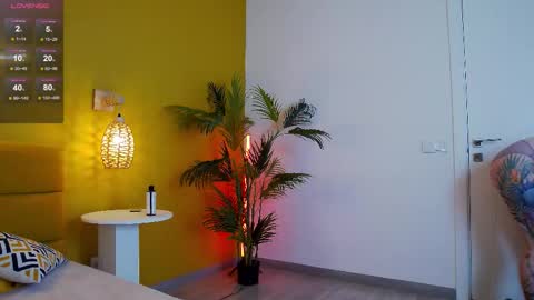 Snapshot of lessysweety chatting on September 9, 2:44 am Lessy online show from September 9, 2:44 am