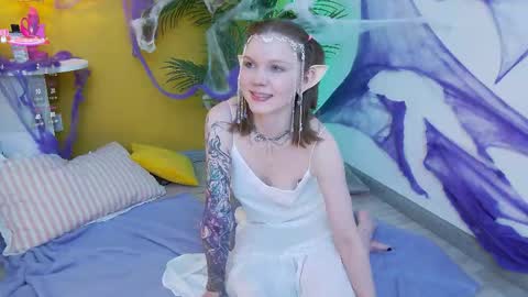 Snapshot of lessysweety chatting on October 24, 3:03 am Lessy online show from October 24, 3:03 am